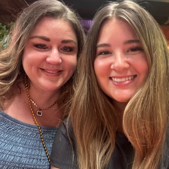 Meet your Posher, Kayley - Picture 7 of 17